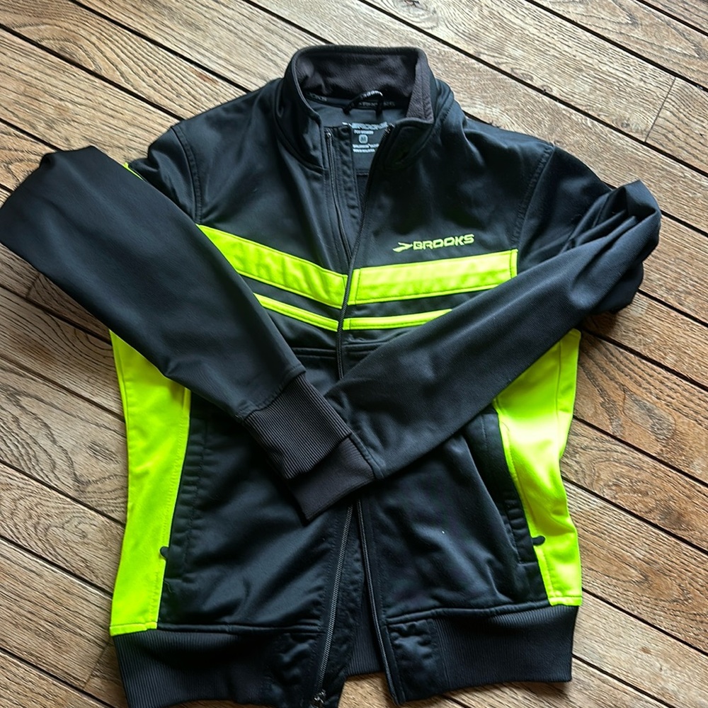 Brooks Running Track Jacket. Black & Neon Yellow. Ladies Medium. Style 220255